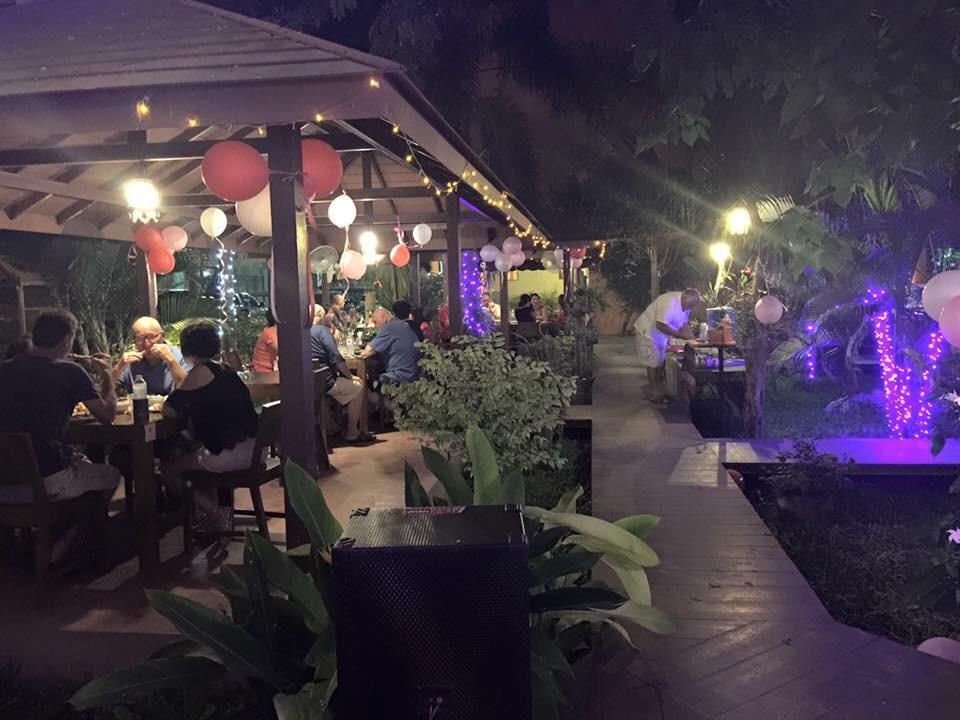 La Paillote Guest House Rayong Exteriör bild